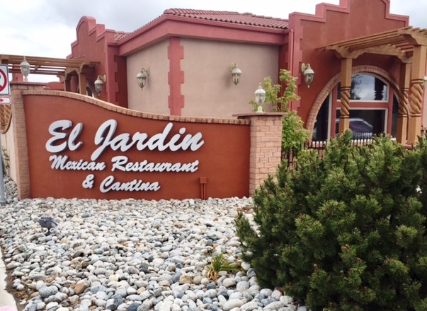 El Jardin Sign 2