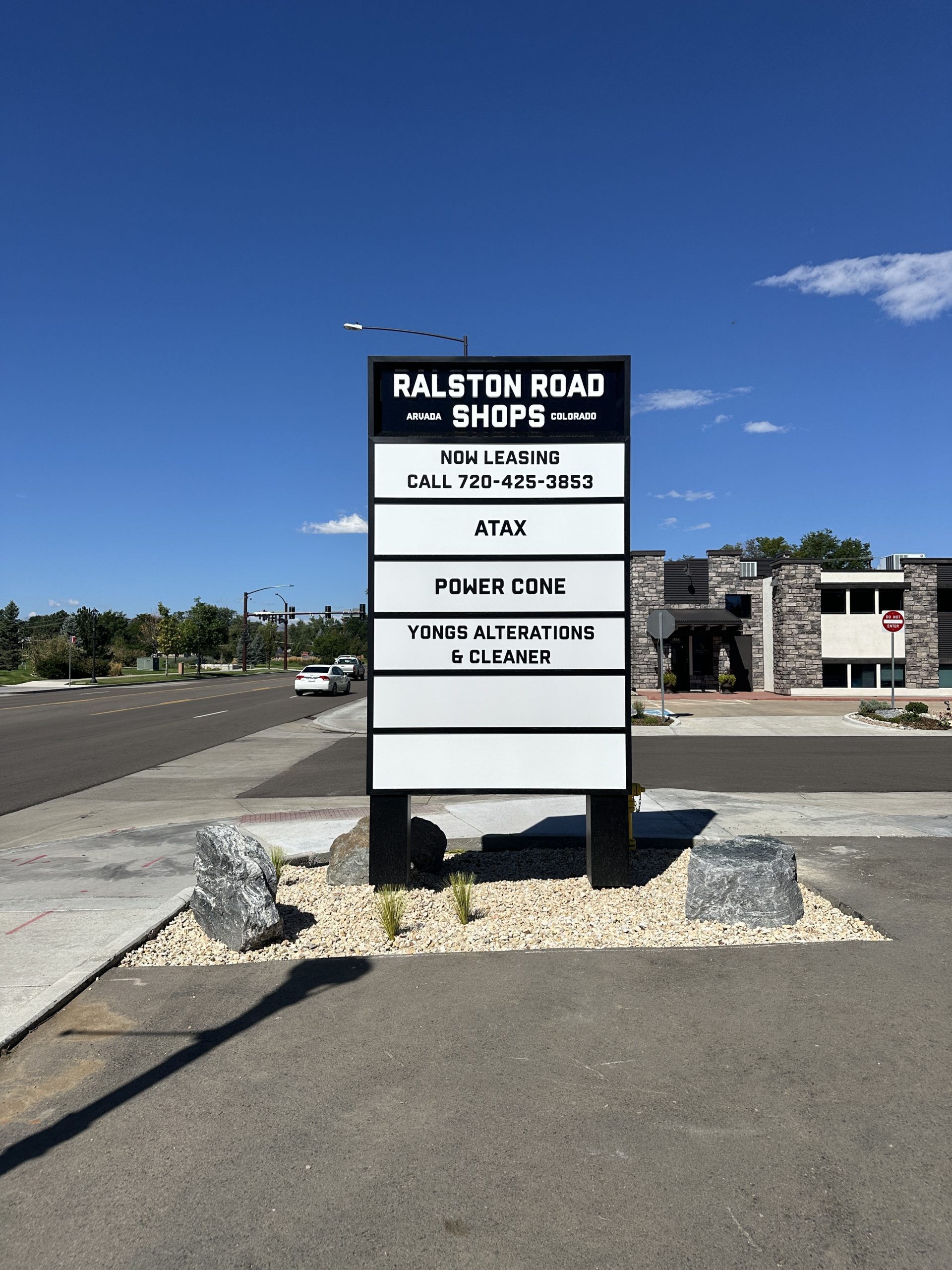 Ralston Road Shops Monument Sign